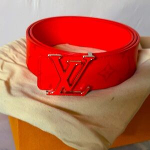 Limited addition bought for 1200 asking for 800 worn twice